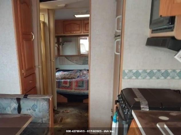 2001 Ford F550 Super Duty Stripped Chass VIN: 1FCLF53S910A20416 Lot: 42760415