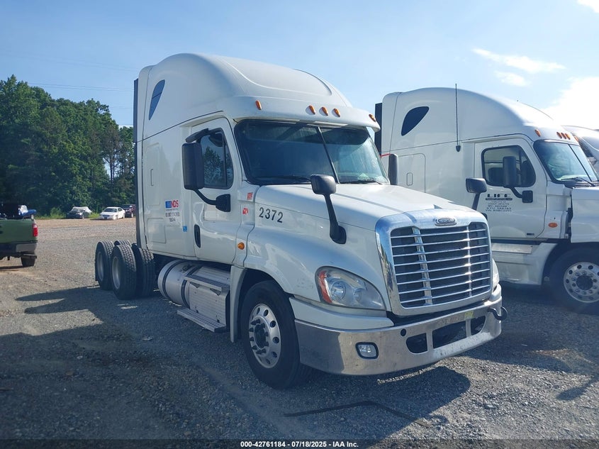 1FUJGLBG8GLHM2372 2016 Freightliner Cascadia 125 auction photo 1