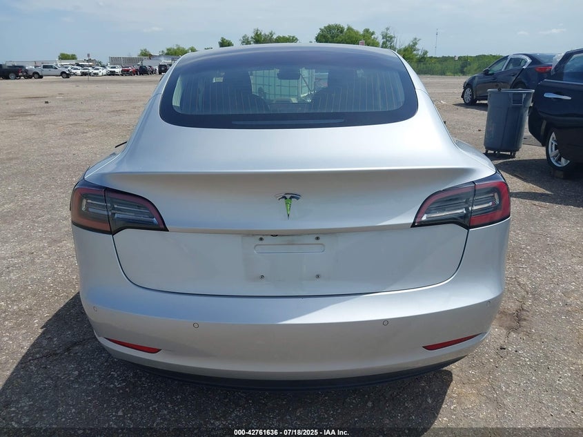 2018 Tesla Model 3 Long Range/Mid Range VIN: 5YJ3E1EA1JF048664 Lot: 42761636