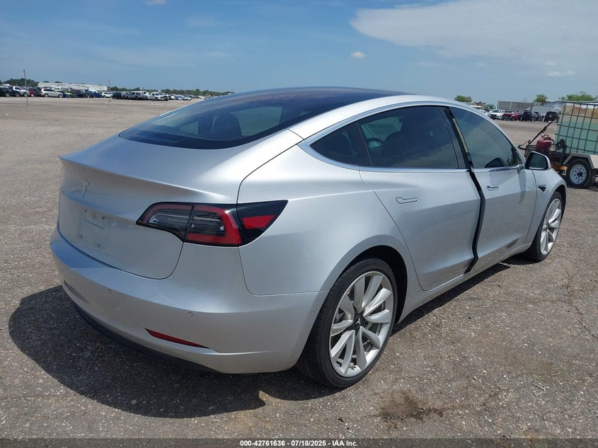 5YJ3E1EA1JF048664 2018 TESLA MODEL 3 photo no. 4