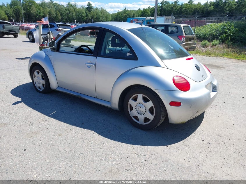 1999 Volkswagen New Beetle Gls silver coupe gasoline 3VWCC21C5XM460753 photo #4