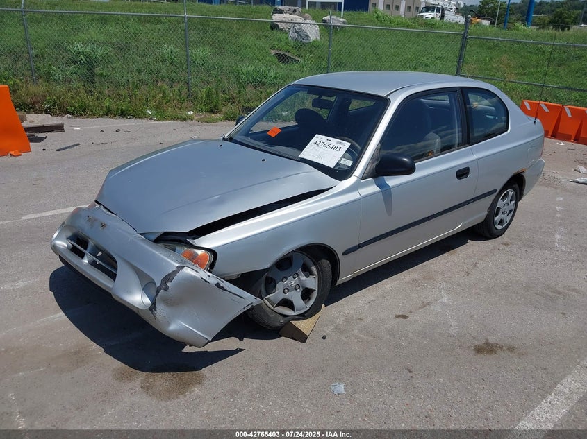 KMHCF35G6YU019915 2000 HYUNDAI ACCENT photo no. 2