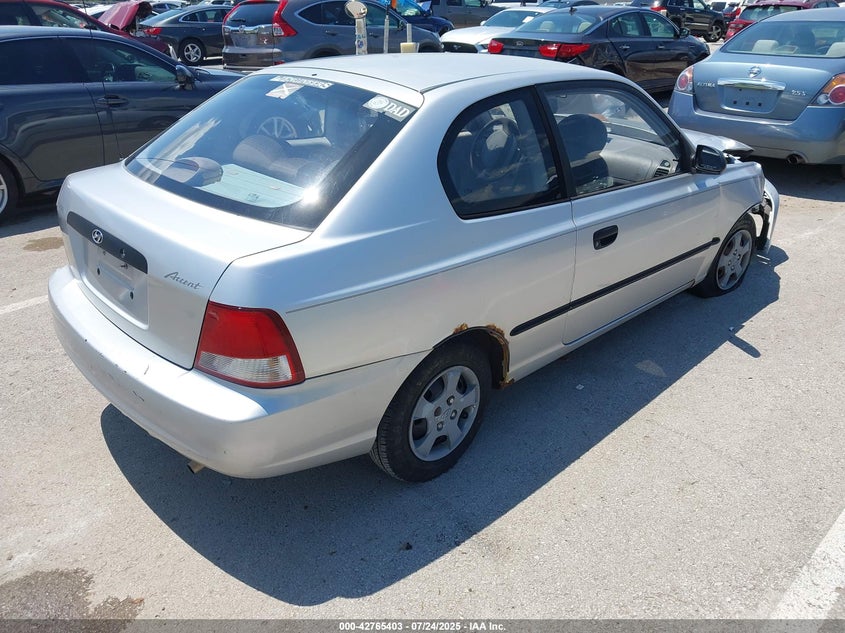 KMHCF35G6YU019915 2000 HYUNDAI ACCENT photo no. 4