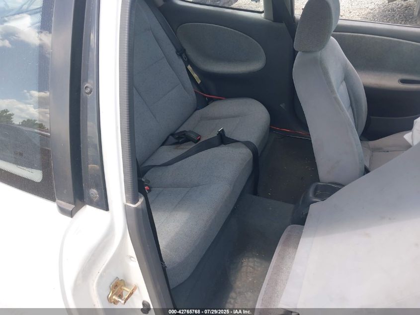 2000 Daewoo Lanos S VIN: KLATA2269YB570271 Lot: 42765768