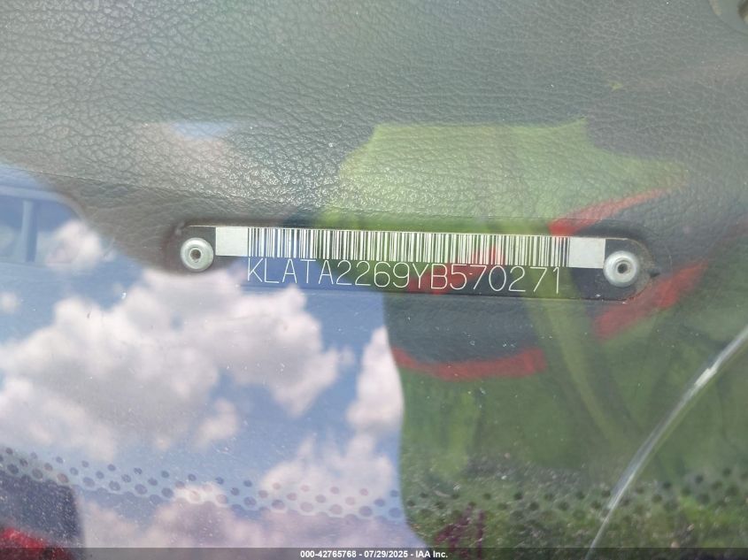 2000 Daewoo Lanos S VIN: KLATA2269YB570271 Lot: 42765768