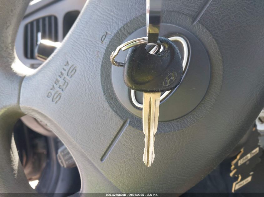 2004 Hyundai Elantra Gls/Gt VIN: KMHDN46D54U815972 Lot: 42768208