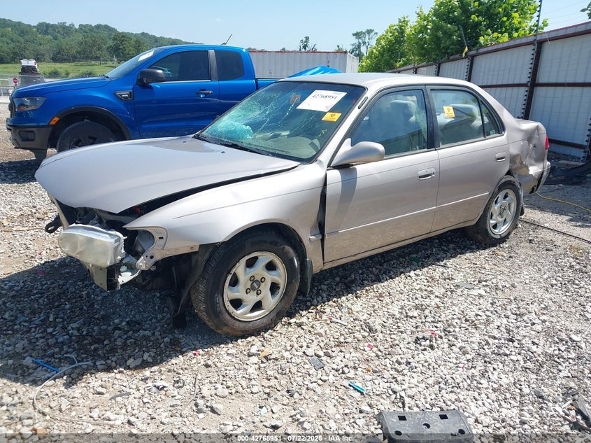 1NXBR12EX1Z501836 2001 TOYOTA COROLLA photo no. 2
