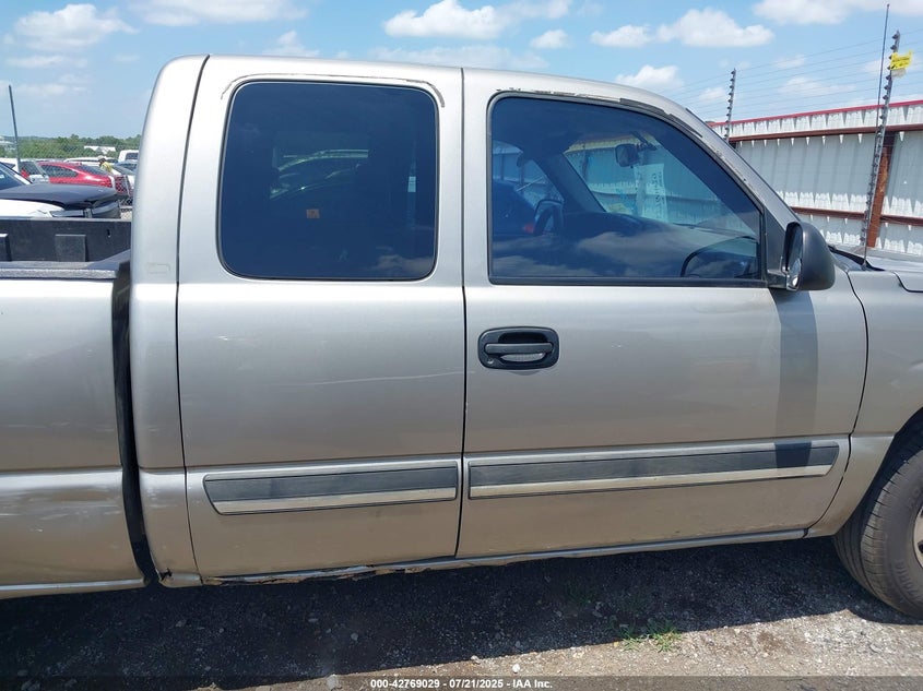 2003 Chevrolet Silverado 1500 Work Truck VIN: 2GCEC19X231399280 Lot: 42769029