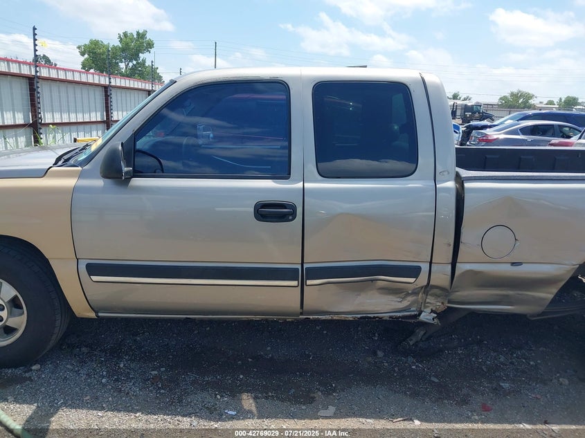 2003 Chevrolet Silverado 1500 Work Truck VIN: 2GCEC19X231399280 Lot: 42769029