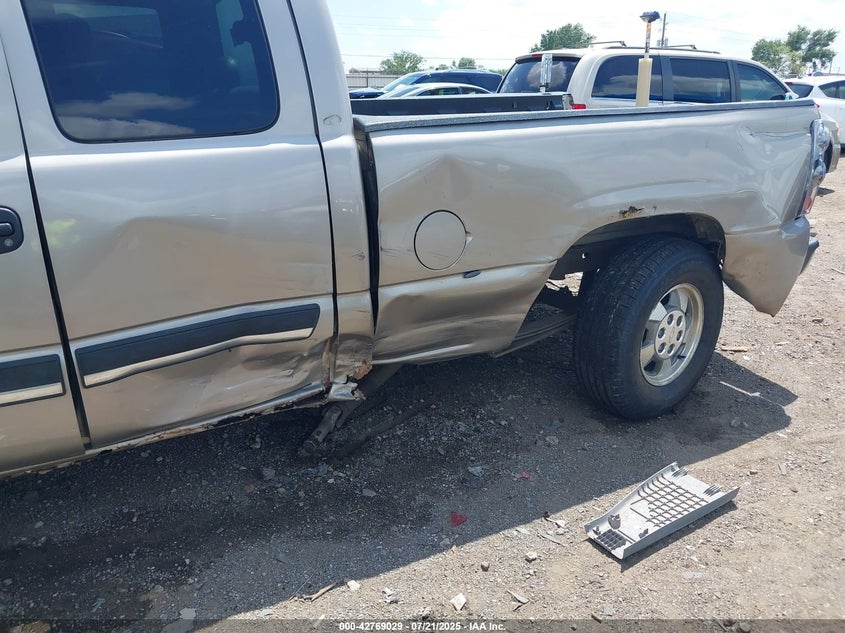 2003 Chevrolet Silverado 1500 Work Truck VIN: 2GCEC19X231399280 Lot: 42769029