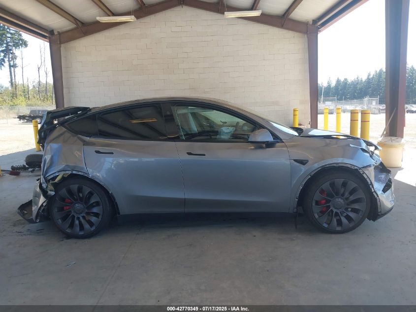 2025 Tesla Model Y Performance Dual Motor All-Wheel Drive VIN: 7SAYGDEF5SA353325 Lot: 42770349
