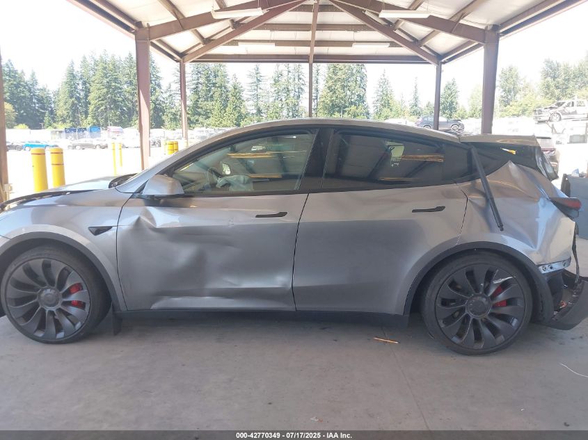 2025 Tesla Model Y Performance Dual Motor All-Wheel Drive VIN: 7SAYGDEF5SA353325 Lot: 42770349
