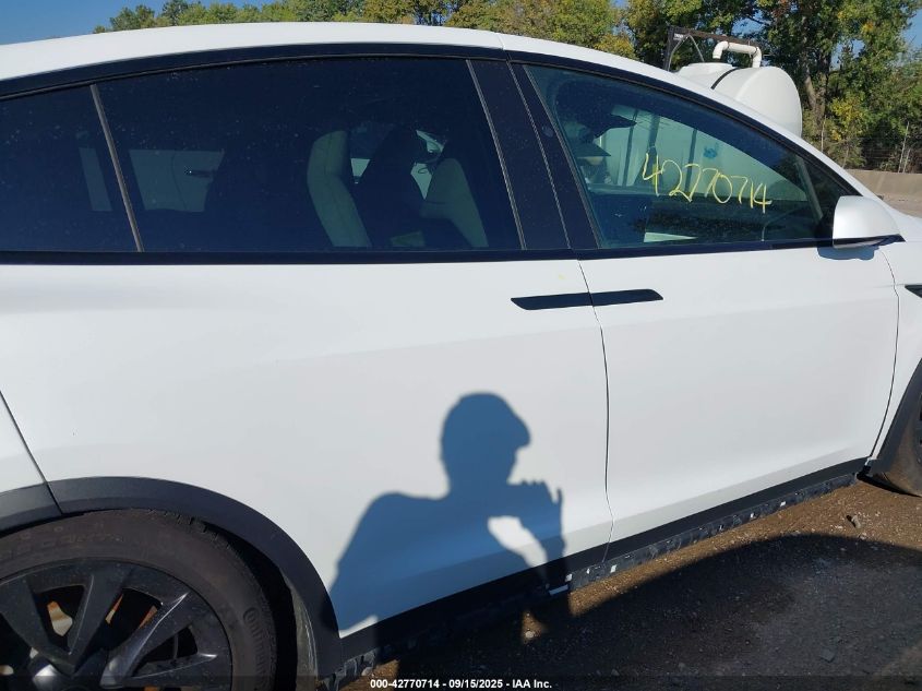 2022 Tesla Model X Plaid Tri Motor All-Wheel Drive VIN: 7SAXCBE69NF356232 Lot: 42770714