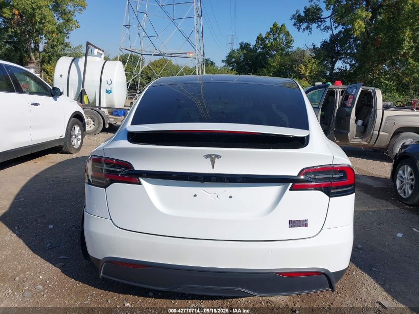 2022 Tesla Model X Plaid Tri Motor All-Wheel Drive VIN: 7SAXCBE69NF356232 Lot: 42770714