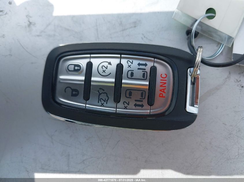 2025 Chrysler Pacifica - 2C4RC1BG8SR540333