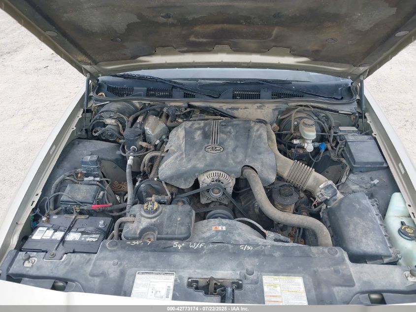 2000 Mercury Grand Marquis Gs VIN: 2MEFM74W2YX743938 Lot: 42773174