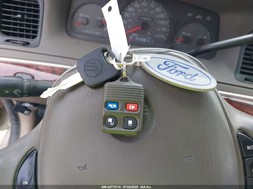 2000 Mercury Grand Marquis Gs VIN: 2MEFM74W2YX743938 Lot: 42773174