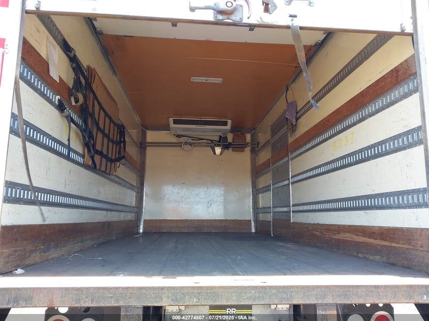 1FVACXDT1HHHV8037 2017   photo no. 6