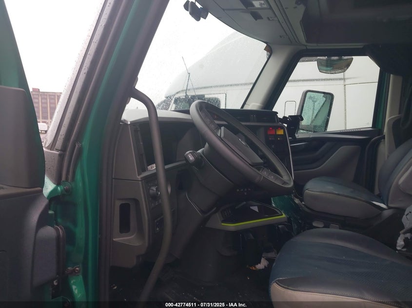 2025 Volvo New Vnl VIN: 4V4BC9EJ3SN693338 Lot: 42774511