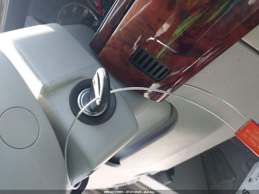 2004 Lincoln Navigator VIN: 5LMFU27R14LJ07182 Lot: 42775961