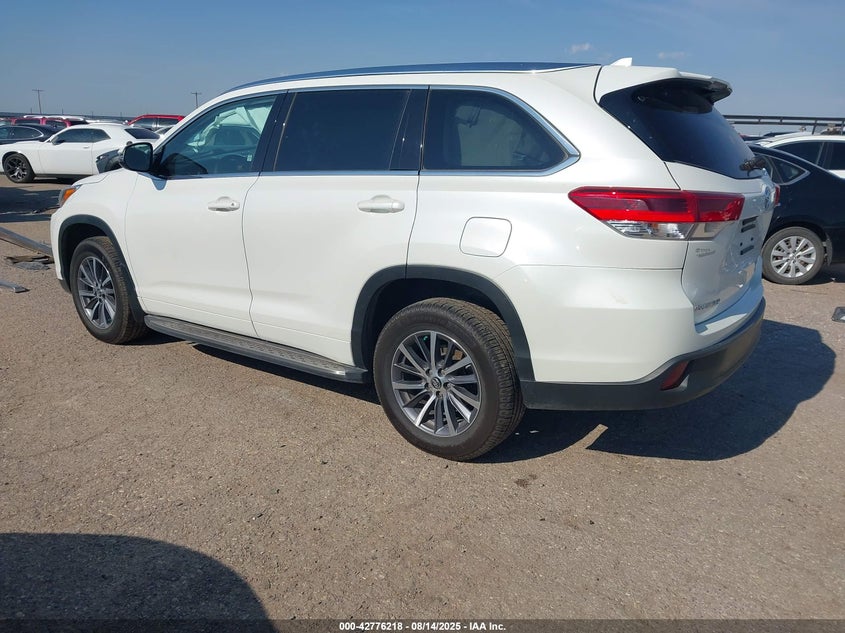 Vin: 5tdkzrfh8hs511061, lot: 43269614, toyota highlander xle 20173