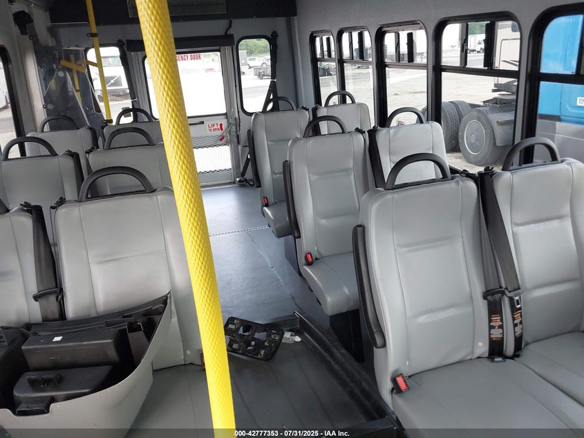 2024 Ford E-450 Cutaway VIN: 1FDFE4FN9RDD38942 Lot: 42777353