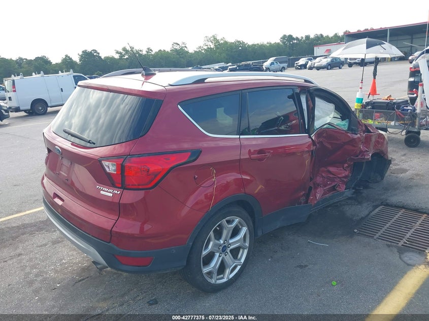 2019 FORD ESCAPE auction photo 4