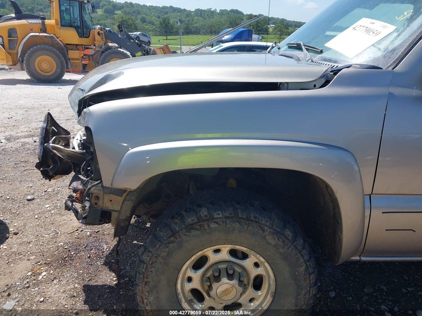 1999 Chevrolet Silverado 2500 Lt VIN: 1GCGK29U2XE156063 Lot: 42779059