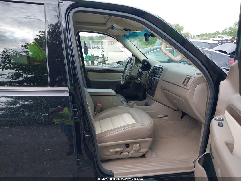 1FMDU74W85UB46770 2005 FORD EXPLORER photo no. 5