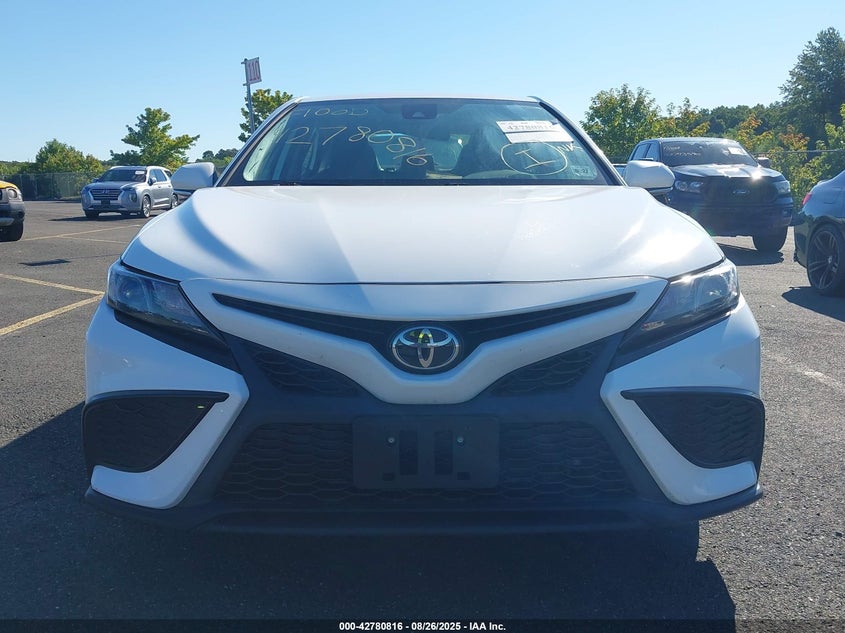 2022 TOYOTA CAMRY SE 4T1G11AK0NU702624