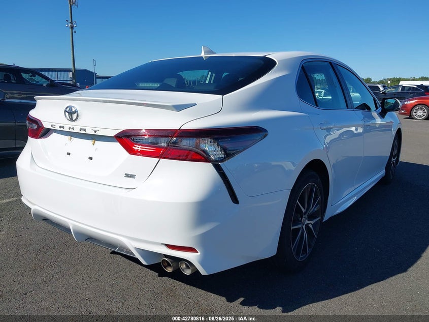 2022 TOYOTA CAMRY SE 4T1G11AK0NU702624