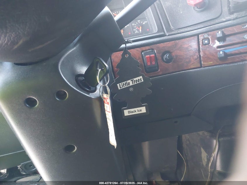 2003 Volvo Vn Vnl VIN: 4V4NC9JH23N338310 Lot: 42781264