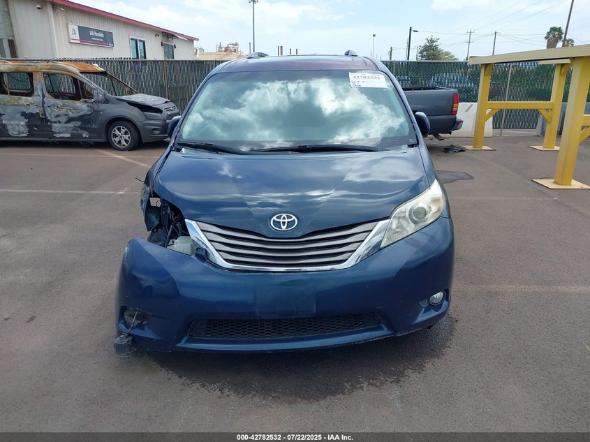 2011 Toyota Sienna Xle V6/Xle V6 Auto Access Seat VIN: 5TDYK3DC1BS127567 Lot: 42782532