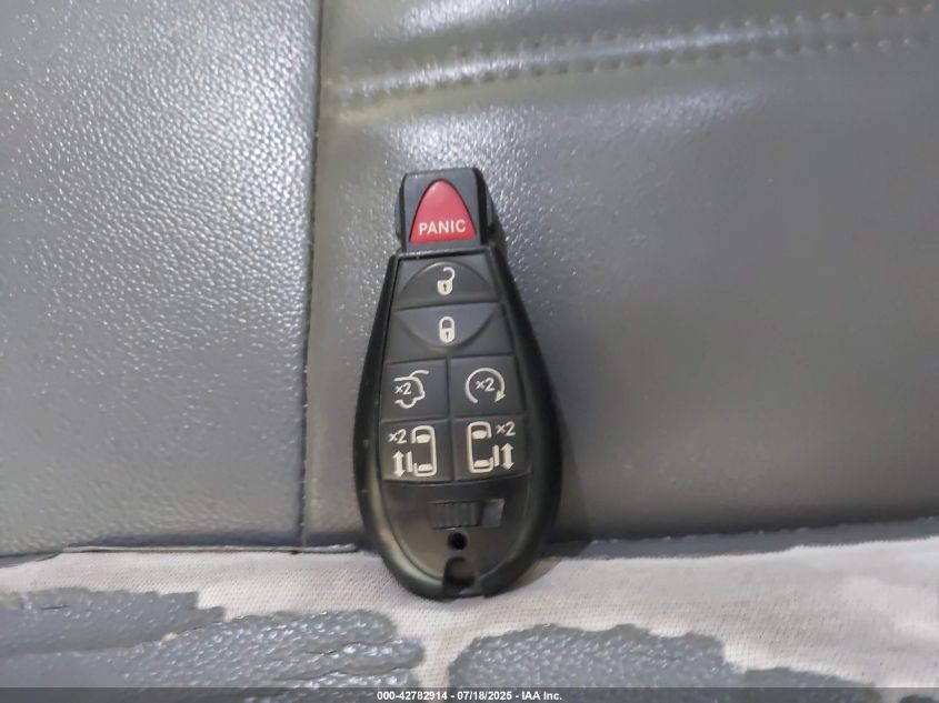 2008 Chrysler Town & Country Touring VIN: 2A8HR54P38R722733 Lot: 42782914