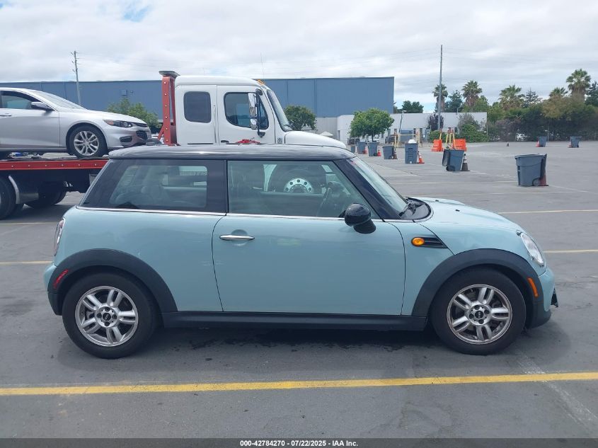 2011 Mini Cooper VIN: WMWSU3C58BT095623 Lot: 42784270