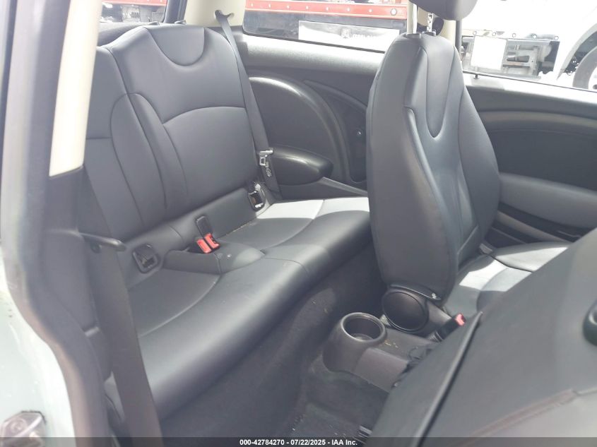 2011 Mini Cooper VIN: WMWSU3C58BT095623 Lot: 42784270