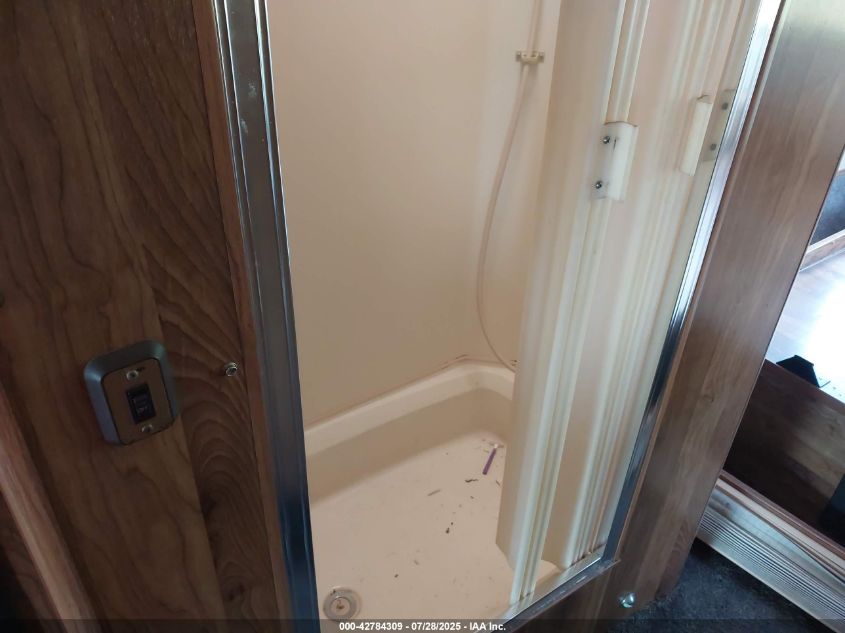 1985 Chevrolet P30 VIN: 1GBKP37W6F3303683 Lot: 42784309