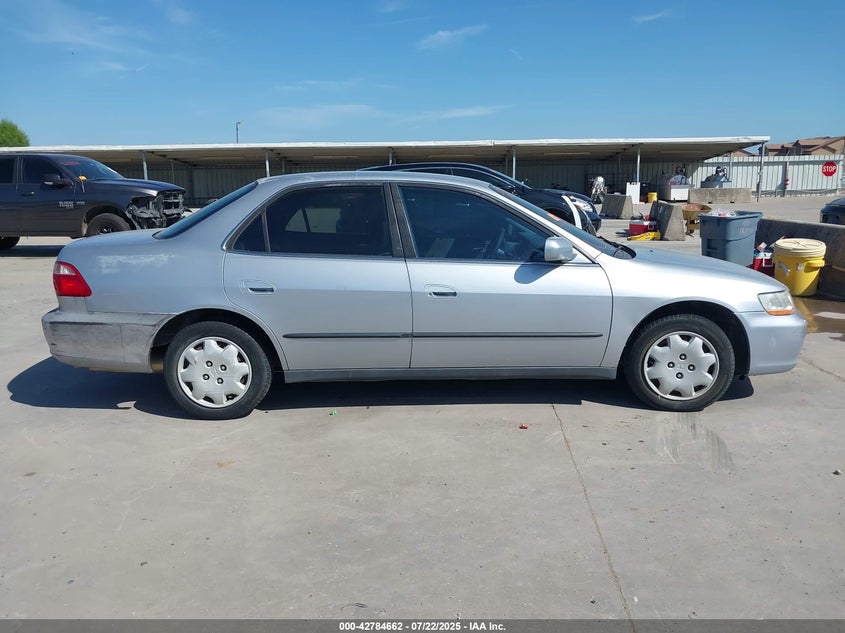 1998 Honda Accord Lx VIN: 1HGCG5643WA186816 Lot: 42784662