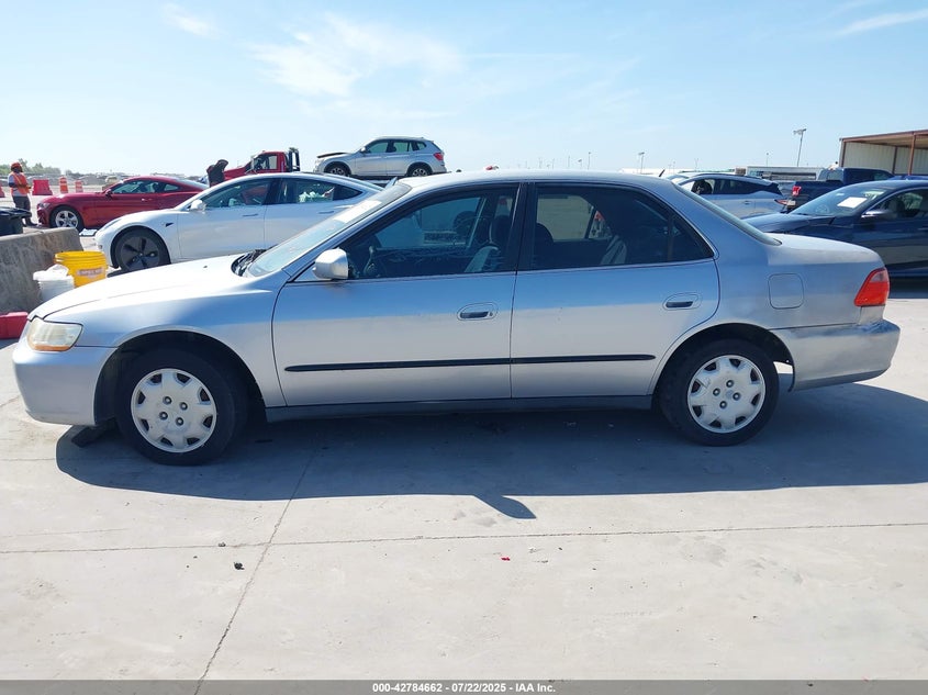 1998 Honda Accord Lx VIN: 1HGCG5643WA186816 Lot: 42784662