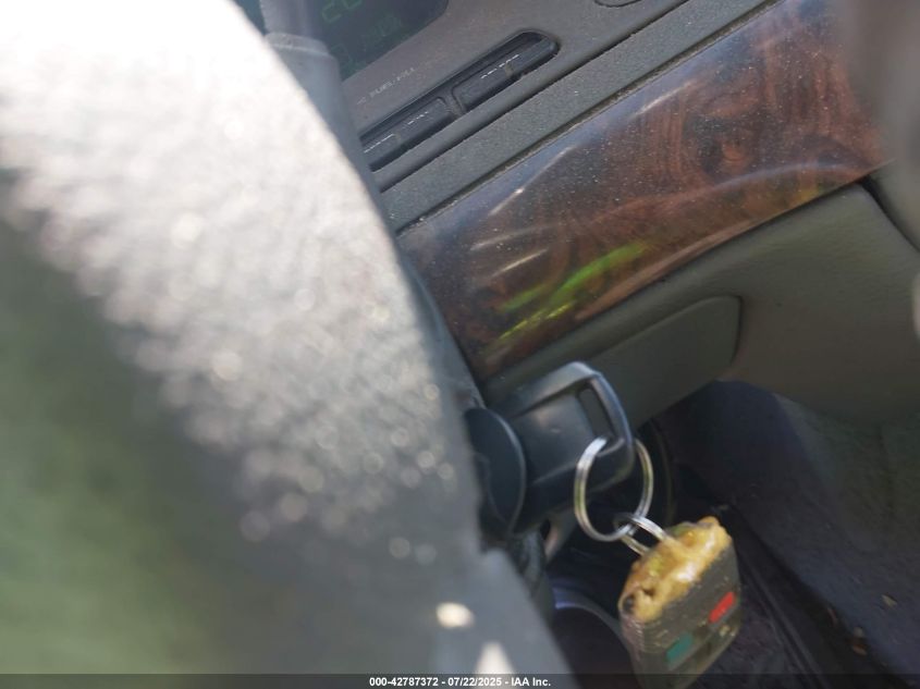 2005 Mercury Grand Marquis Ls/Lse VIN: 2MEFM75W55X610861 Lot: 42787372