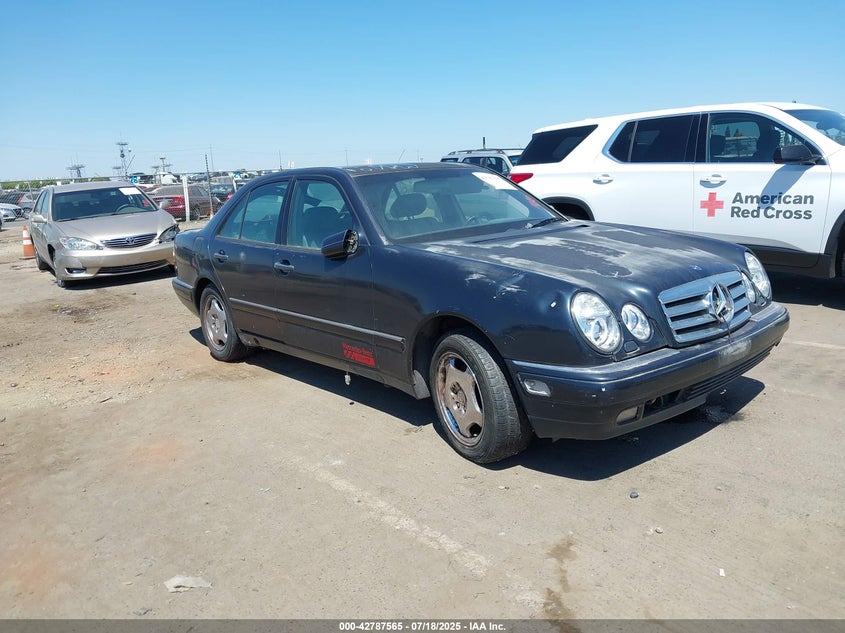 1997 Mercedes-Benz E 420 blue sedan gasoline WDBJF72FXVA211638 photo #1