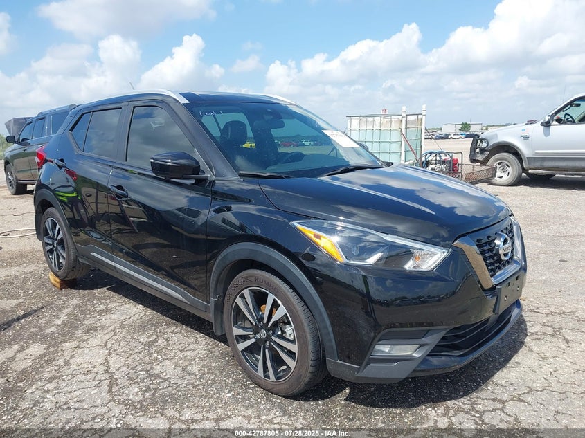 NISSAN KICKS SR XTRONIC CVT