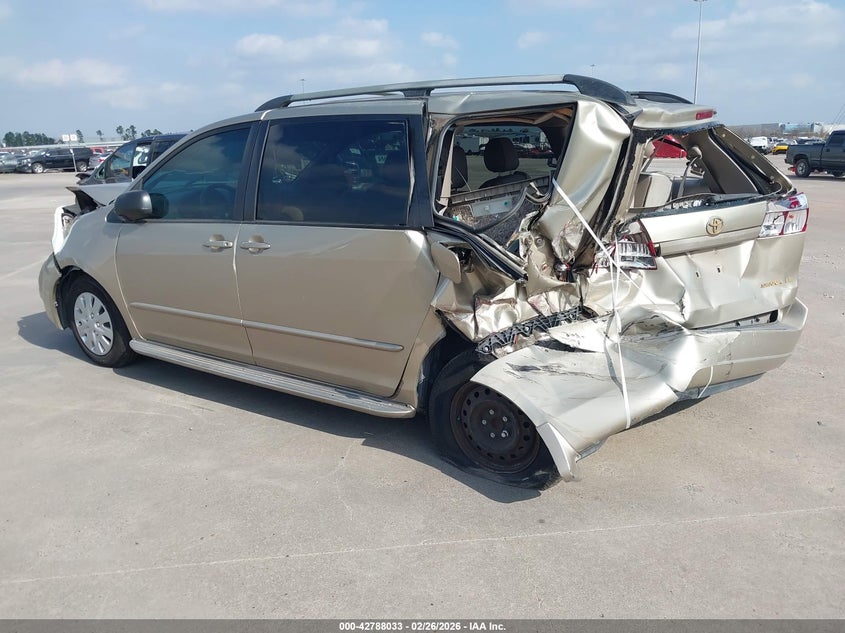 2004 Toyota Sienna Le