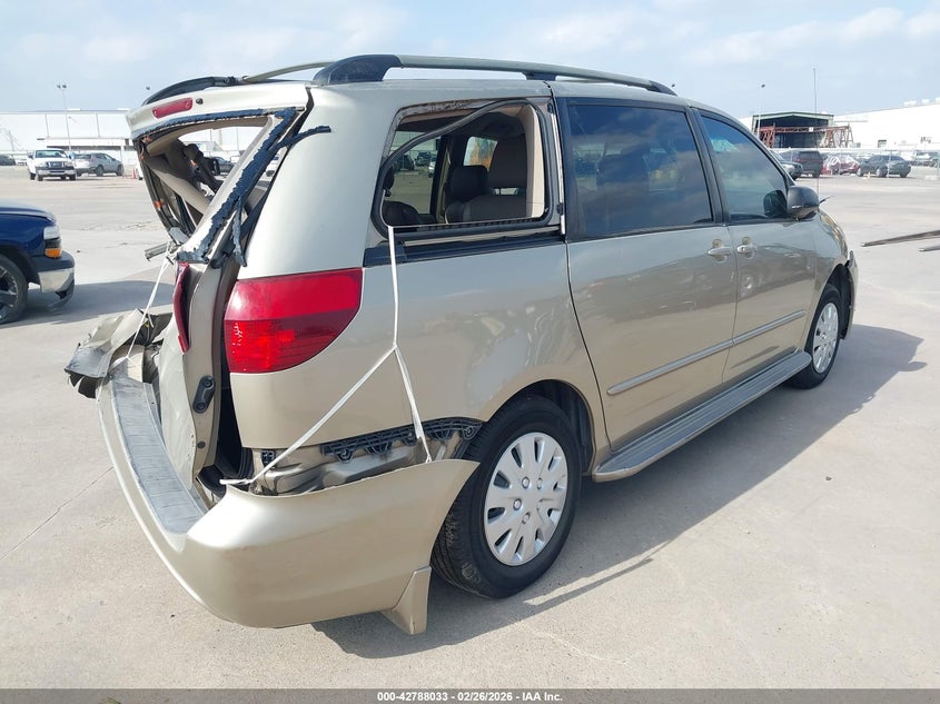 2004 Toyota Sienna Le