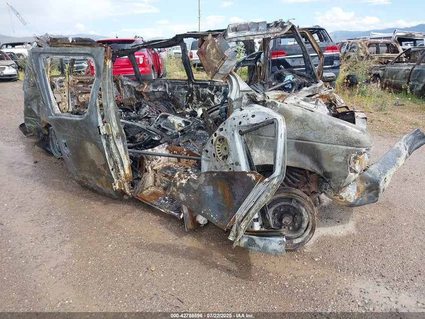 1FBSS31L62HB47784 2002 Ford E-350 Super Duty Xl/Xlt auction photo 1