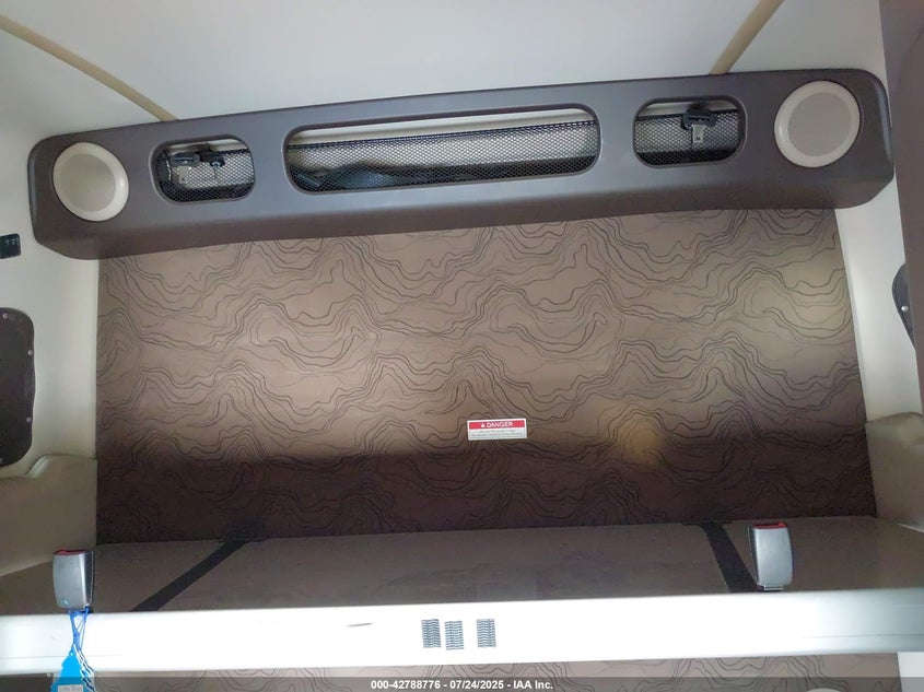 2015 Volvo Vn Vnl VIN: 4V4NC9EH3FN919832 Lot: 42788776