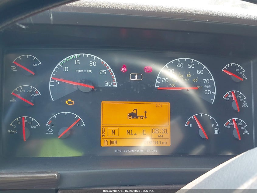 2015 Volvo Vn Vnl VIN: 4V4NC9EH3FN919832 Lot: 42788776