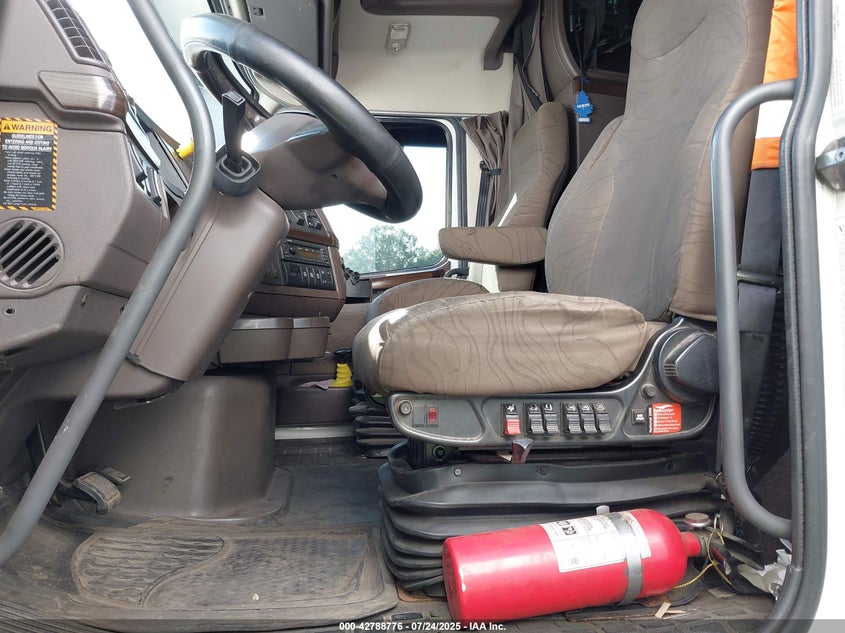 2015 Volvo Vn Vnl VIN: 4V4NC9EH3FN919832 Lot: 42788776