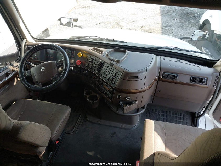 2015 Volvo Vn Vnl VIN: 4V4NC9EH3FN919832 Lot: 42788776