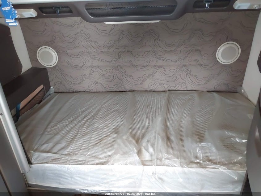 2015 Volvo Vn Vnl VIN: 4V4NC9EH3FN919832 Lot: 42788776